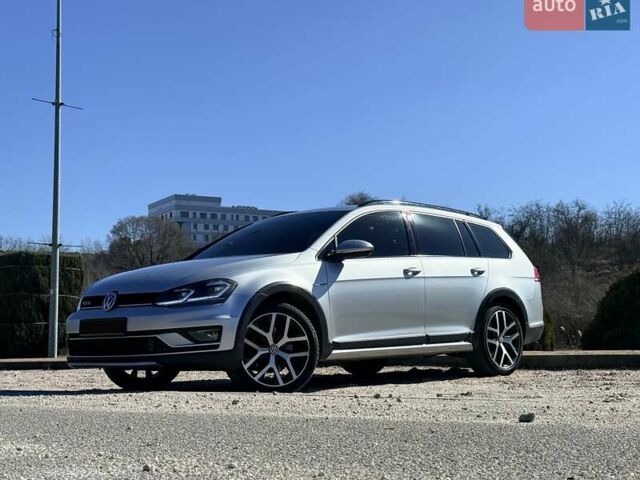 Серый Фольксваген Golf Alltrack, объемом двигателя 1.8 л и пробегом 135 тыс. км за 11300 $, фото 1 на Automoto.ua