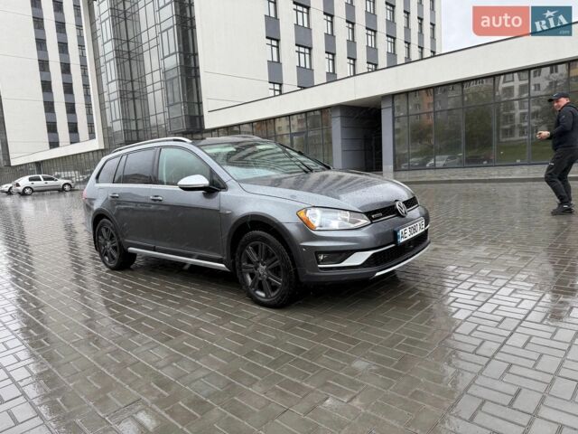 Серый Фольксваген Golf Alltrack, объемом двигателя 1.8 л и пробегом 120 тыс. км за 15000 $, фото 1 на Automoto.ua