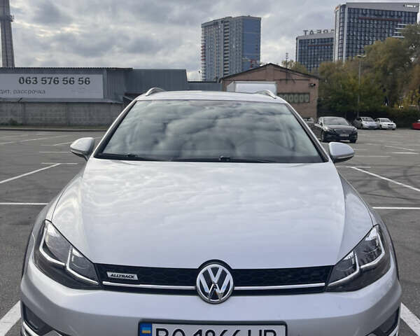 Серый Фольксваген Golf Alltrack, объемом двигателя 1.8 л и пробегом 92 тыс. км за 16600 $, фото 1 на Automoto.ua