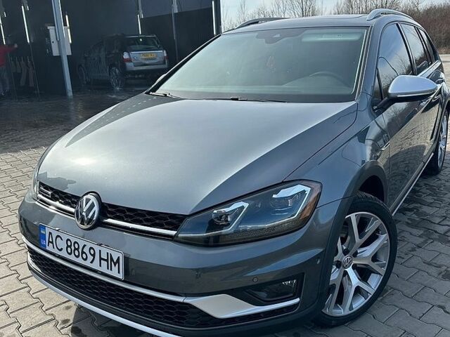 Серый Фольксваген Golf Alltrack, объемом двигателя 1.8 л и пробегом 101 тыс. км за 17000 $, фото 1 на Automoto.ua