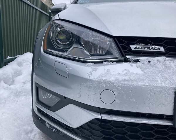 Сірий Фольксваген Golf Alltrack, об'ємом двигуна 1.8 л та пробігом 118 тис. км за 15500 $, фото 1 на Automoto.ua