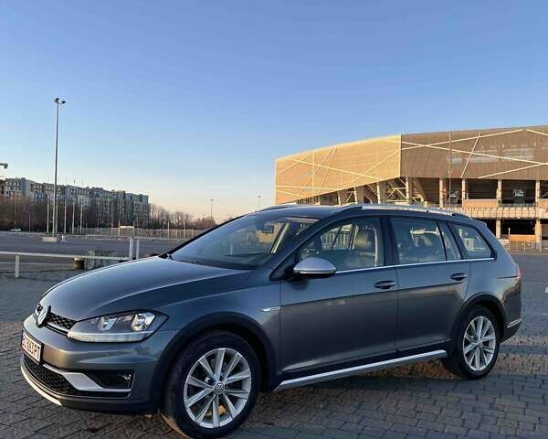 Сірий Фольксваген Golf Alltrack, об'ємом двигуна 1.8 л та пробігом 37 тис. км за 17500 $, фото 1 на Automoto.ua