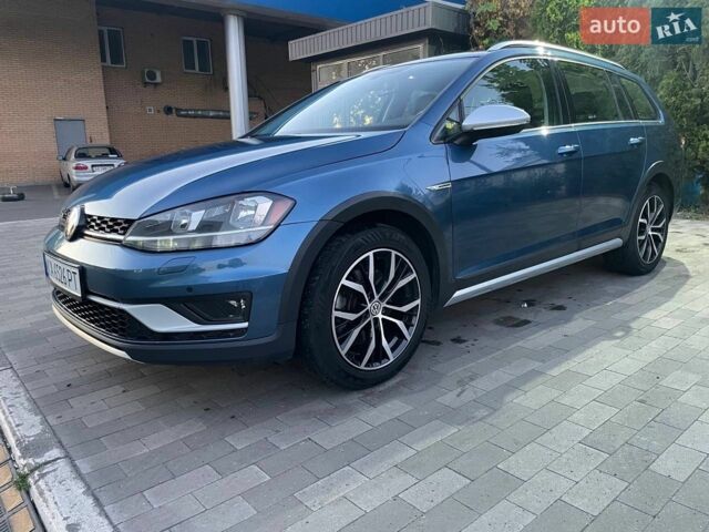Синій Фольксваген Golf Alltrack, об'ємом двигуна 1.8 л та пробігом 111 тис. км за 13600 $, фото 1 на Automoto.ua