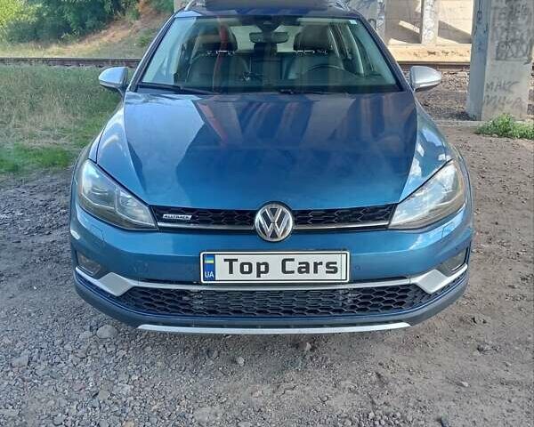 Синий Фольксваген Golf Alltrack, объемом двигателя 1.8 л и пробегом 94 тыс. км за 15900 $, фото 1 на Automoto.ua