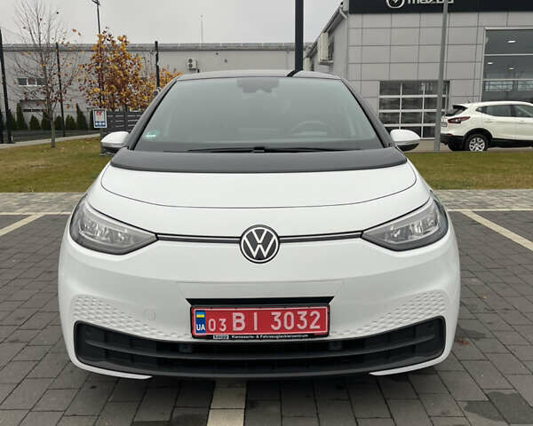 Белый Фольксваген ID.3, объемом двигателя 0 л и пробегом 98 тыс. км за 15899 $, фото 1 на Automoto.ua