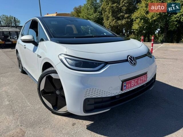 Белый Фольксваген ID.3, объемом двигателя 0 л и пробегом 200 тыс. км за 12999 $, фото 1 на Automoto.ua