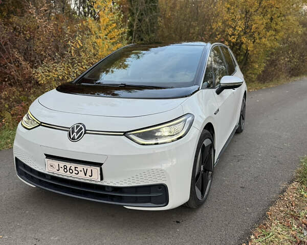 Фольксваген ID.3 2020 в Ивано-Франковске на Automoto.ua Белый Фольксваген ID.3, объемом двигателя 0 л и пробегом 165 тыс. км за 16800 $, фото 1 на Automoto.ua