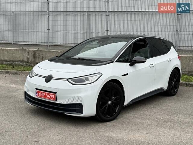 Белый Фольксваген ID.3, объемом двигателя 0 л и пробегом 170 тыс. км за 15900 $, фото 1 на Automoto.ua