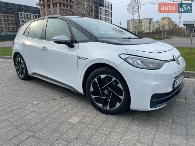 Белый Фольксваген ID.3, объемом двигателя 0 л и пробегом 149 тыс. км за 15400 $, фото 1 на Automoto.ua