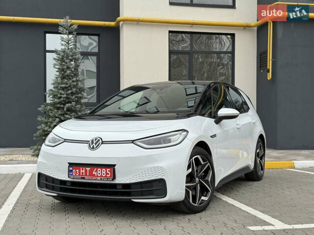 Белый Фольксваген ID.3, объемом двигателя 0 л и пробегом 117 тыс. км за 21800 $, фото 1 на Automoto.ua