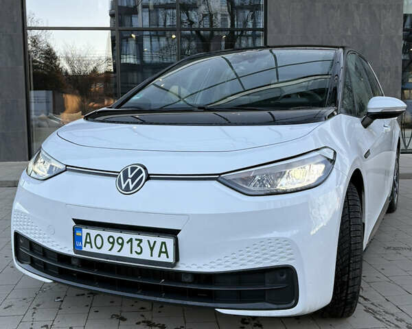 Белый Фольксваген ID.3, объемом двигателя 0 л и пробегом 70 тыс. км за 17700 $, фото 1 на Automoto.ua