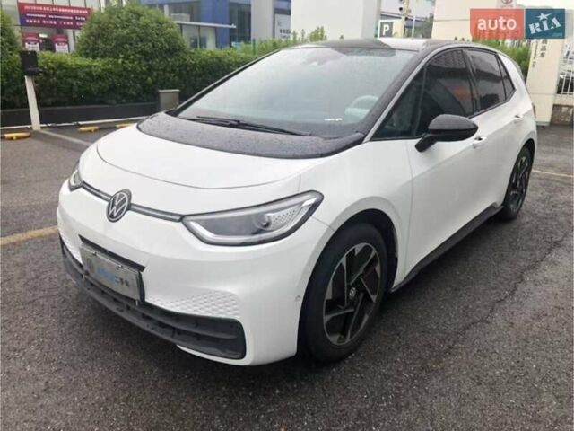 Белый Фольксваген ID.3, объемом двигателя 0 л и пробегом 4 тыс. км за 23500 $, фото 1 на Automoto.ua