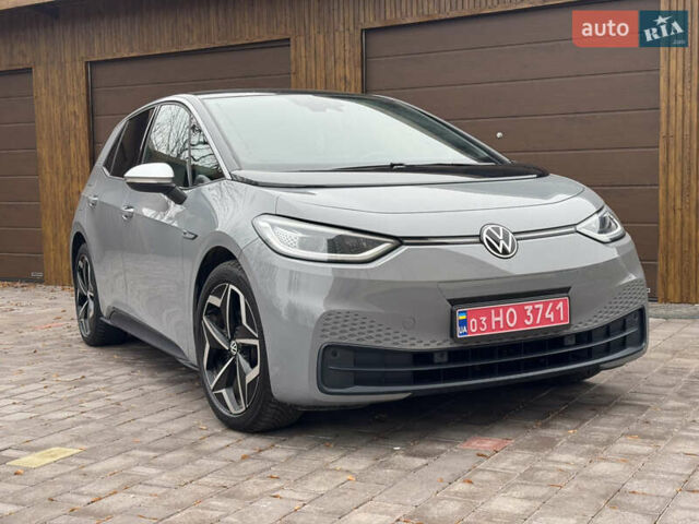Серый Фольксваген ID.3, объемом двигателя 0 л и пробегом 129 тыс. км за 16400 $, фото 1 на Automoto.ua