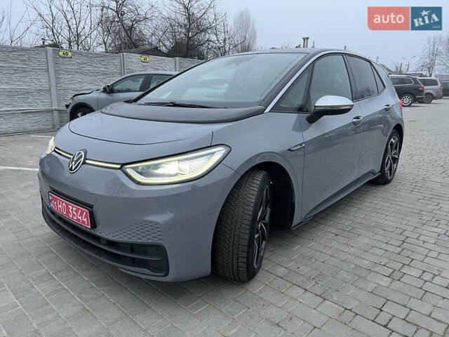 Серый Фольксваген ID.3, объемом двигателя 0 л и пробегом 130 тыс. км за 15000 $, фото 1 на Automoto.ua