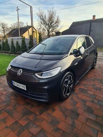 Серый Фольксваген ID.3, объемом двигателя 0 л и пробегом 147 тыс. км за 15000 $, фото 1 на Automoto.ua