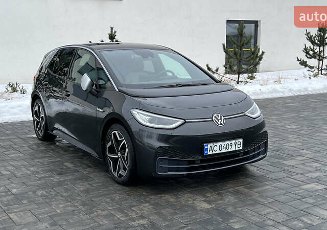 Серый Фольксваген ID.3, объемом двигателя 0 л и пробегом 122 тыс. км за 17499 $, фото 1 на Automoto.ua