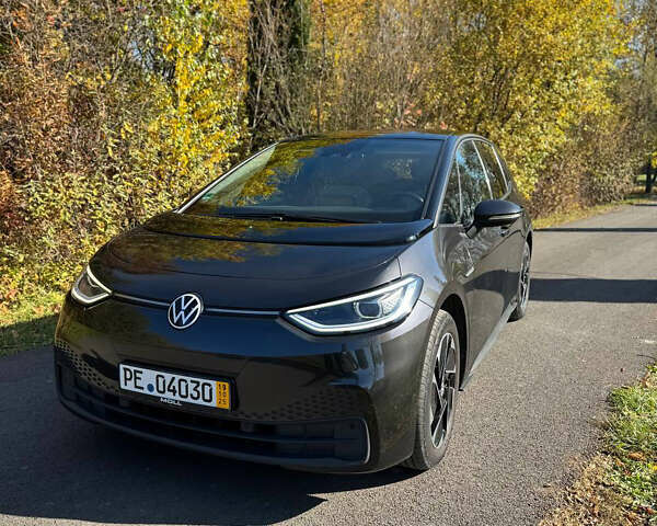 Серый Фольксваген ID.3, объемом двигателя 0 л и пробегом 138 тыс. км за 16300 $, фото 1 на Automoto.ua