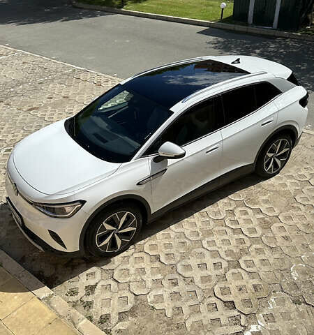 Белый Фольксваген ID.4, объемом двигателя 0 л и пробегом 5 тыс. км за 25000 $, фото 1 на Automoto.ua