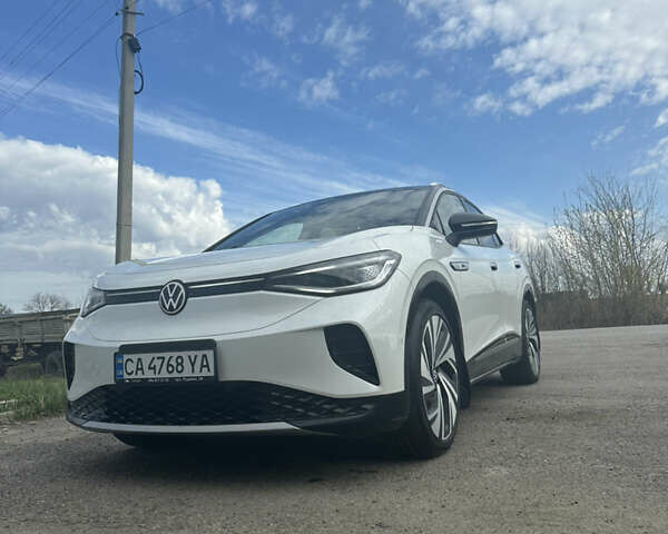 Белый Фольксваген ID.4, объемом двигателя 0 л и пробегом 56 тыс. км за 28500 $, фото 1 на Automoto.ua
