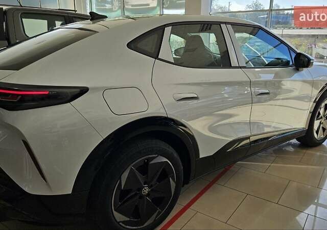 Белый Фольксваген ID. Unyx, объемом двигателя 0 л и пробегом 1 тыс. км за 26900 $, фото 1 на Automoto.ua
