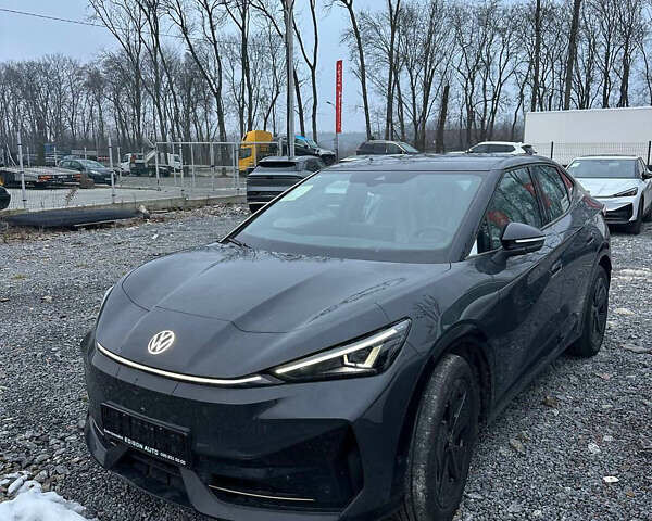 Черный Фольксваген ID. Unyx, объемом двигателя 0 л и пробегом 1 тыс. км за 27999 $, фото 1 на Automoto.ua