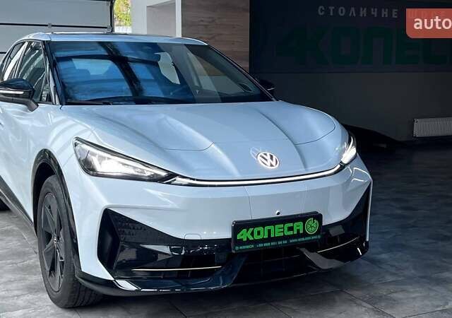 Серый Фольксваген ID. Unyx, объемом двигателя 0 л и пробегом 7 тыс. км за 27250 $, фото 1 на Automoto.ua