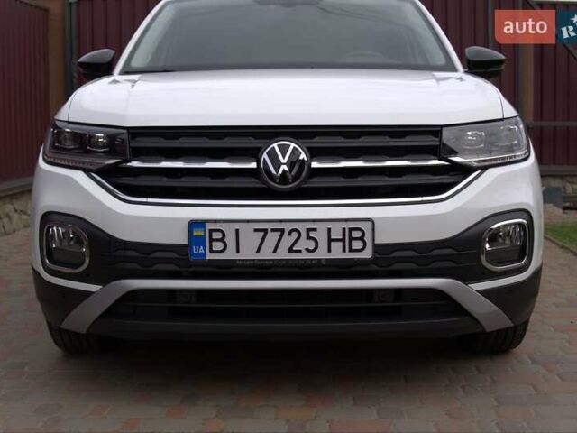 Белый Фольксваген T-Cross, объемом двигателя 1 л и пробегом 29 тыс. км за 21500 $, фото 1 на Automoto.ua