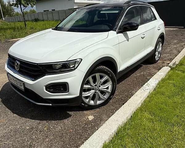 Белый Фольксваген Ти-Рок, объемом двигателя 1.5 л и пробегом 22 тыс. км за 25600 $, фото 1 на Automoto.ua