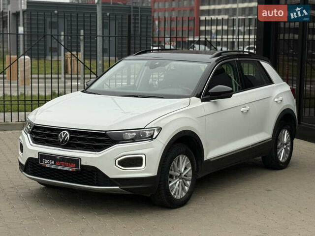 Белый Фольксваген Ти-Рок, объемом двигателя 1.5 л и пробегом 62 тыс. км за 19999 $, фото 1 на Automoto.ua