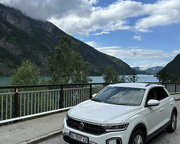 Білий Фольксваген Ті-Рок, об'ємом двигуна 1.5 л та пробігом 30 тис. км за 23351 $, фото 1 на Automoto.ua