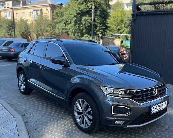 Серый Фольксваген Ти-Рок, объемом двигателя 1.97 л и пробегом 68 тыс. км за 24990 $, фото 1 на Automoto.ua
