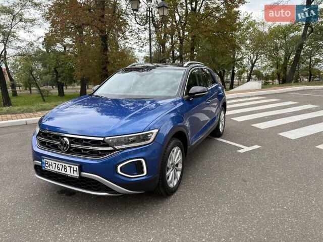 Синий Фольксваген Ти-Рок, объемом двигателя 1.5 л и пробегом 11 тыс. км за 26500 $, фото 1 на Automoto.ua