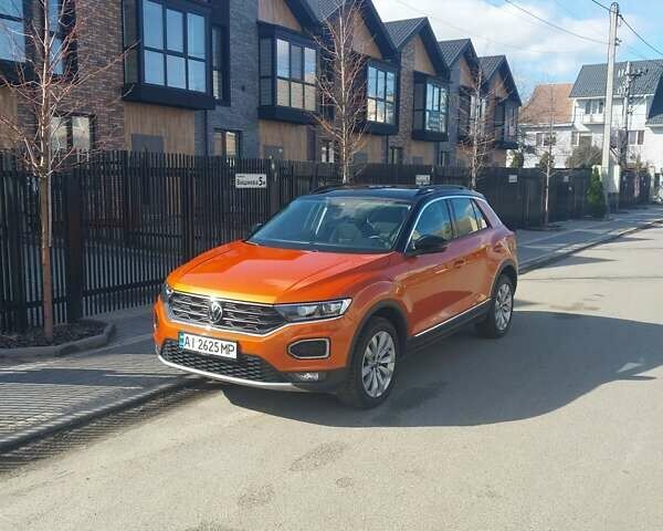 Фольксваген Ти-Рок 2020 в Киеве на Automoto.ua Оранжевый Фольксваген Ти-Рок, объемом двигателя 1.5 л и пробегом 49 тыс. км за 21300 $, фото 1 на Automoto.ua