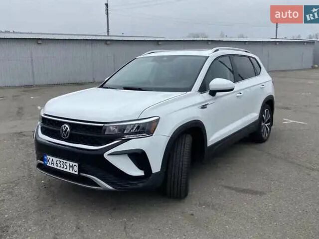 Белый Фольксваген Таос, объемом двигателя 1.5 л и пробегом 49 тыс. км за 21000 $, фото 1 на Automoto.ua