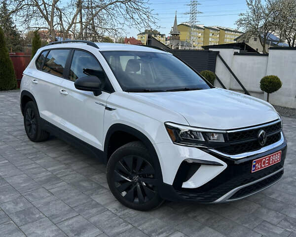Білий Фольксваген Таос, об'ємом двигуна 1.5 л та пробігом 1 тис. км за 21200 $, фото 1 на Automoto.ua