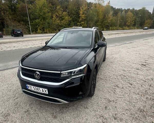 Черный Фольксваген Таос, объемом двигателя 1.5 л и пробегом 81 тыс. км за 18300 $, фото 1 на Automoto.ua