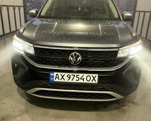 Серый Фольксваген Таос, объемом двигателя 1.5 л и пробегом 1 тыс. км за 25700 $, фото 1 на Automoto.ua