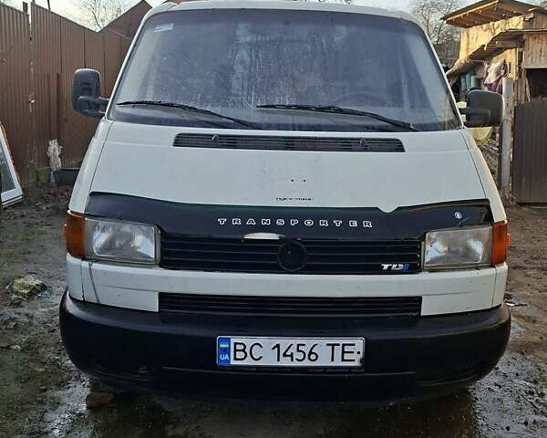 Белый Фольксваген Transporter, объемом двигателя 2.46 л и пробегом 400 тыс. км за 3200 $, фото 1 на Automoto.ua