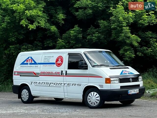 Белый Фольксваген Transporter, объемом двигателя 2.5 л и пробегом 421 тыс. км за 5900 $, фото 1 на Automoto.ua