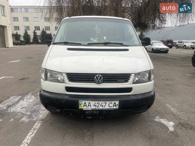 Белый Фольксваген Transporter, объемом двигателя 2.46 л и пробегом 370 тыс. км за 4373 $, фото 1 на Automoto.ua