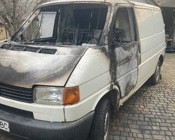 Білий Фольксваген Transporter, об'ємом двигуна 1.9 л та пробігом 381 тис. км за 2700 $, фото 1 на Automoto.ua