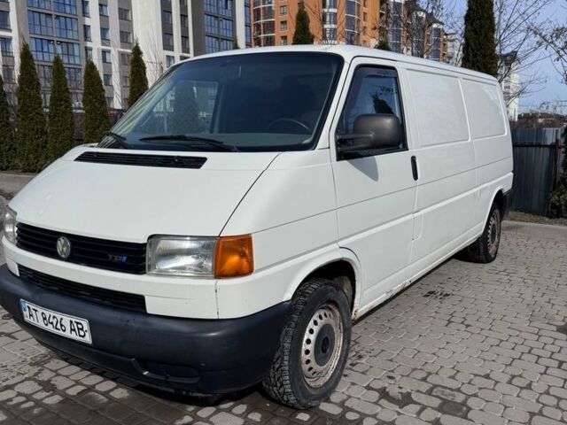 Білий Фольксваген Transporter, об'ємом двигуна 2.5 л та пробігом 275 тис. км за 6000 $, фото 1 на Automoto.ua