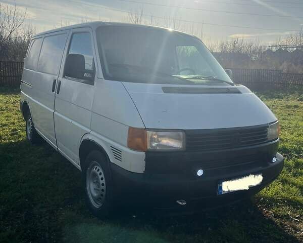 Белый Фольксваген Transporter, объемом двигателя 0 л и пробегом 379 тыс. км за 6900 $, фото 1 на Automoto.ua