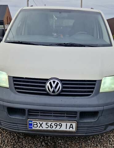 Белый Фольксваген Transporter, объемом двигателя 2.46 л и пробегом 425 тыс. км за 4900 $, фото 1 на Automoto.ua