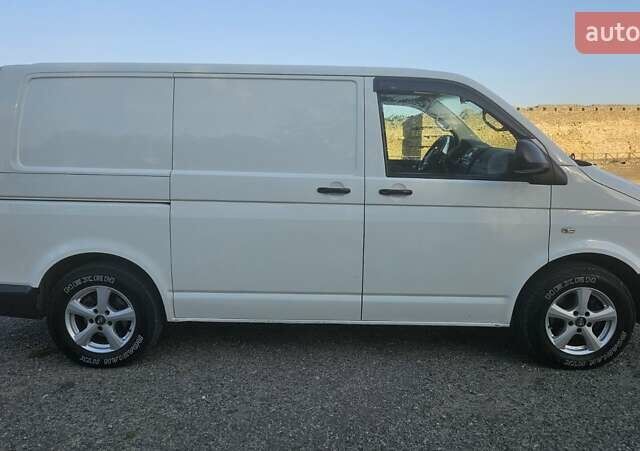 Белый Фольксваген Transporter, объемом двигателя 1.97 л и пробегом 310 тыс. км за 11999 $, фото 1 на Automoto.ua