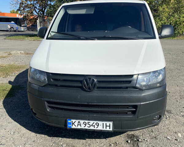 Белый Фольксваген Transporter, объемом двигателя 1.97 л и пробегом 366 тыс. км за 14000 $, фото 1 на Automoto.ua