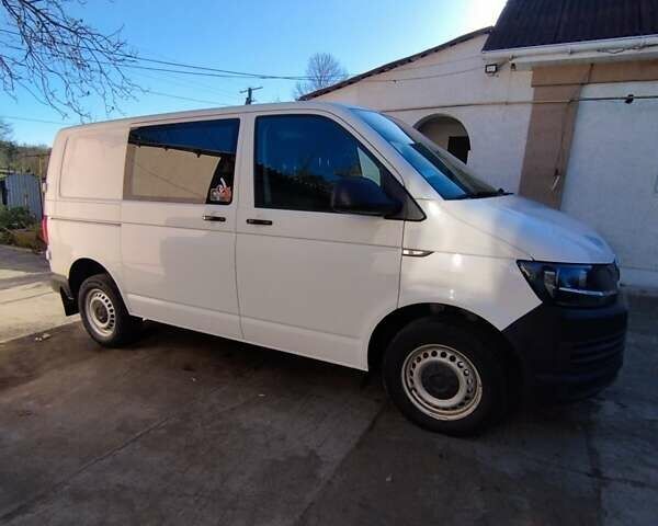 Белый Фольксваген Transporter, объемом двигателя 2 л и пробегом 260 тыс. км за 14500 $, фото 1 на Automoto.ua