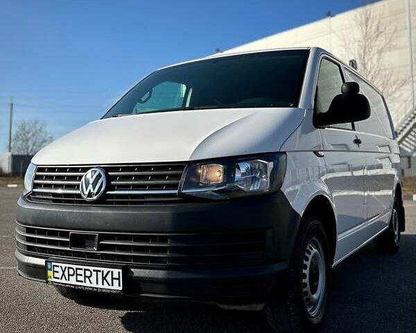 Белый Фольксваген Transporter, объемом двигателя 1.97 л и пробегом 200 тыс. км за 17499 $, фото 1 на Automoto.ua