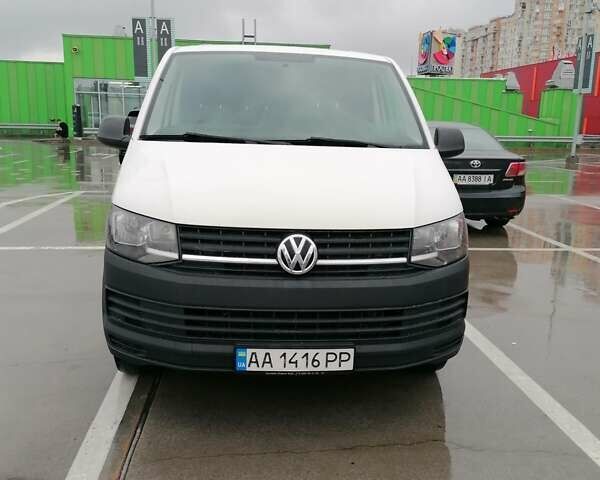 Белый Фольксваген Transporter, объемом двигателя 2 л и пробегом 271 тыс. км за 18300 $, фото 1 на Automoto.ua