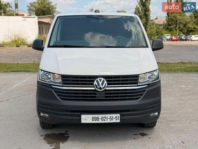 Белый Фольксваген Transporter, объемом двигателя 1.97 л и пробегом 257 тыс. км за 22990 $, фото 1 на Automoto.ua